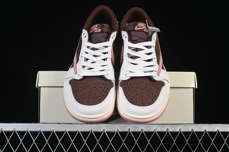 All categories Air Jordan Jordan series basketball shoes Air Jordan 1 Low foreign trade version Travis Scott x Air Jordan 1 Low OG AJ1 Joe 1 pink undercut low top DZ4137-206